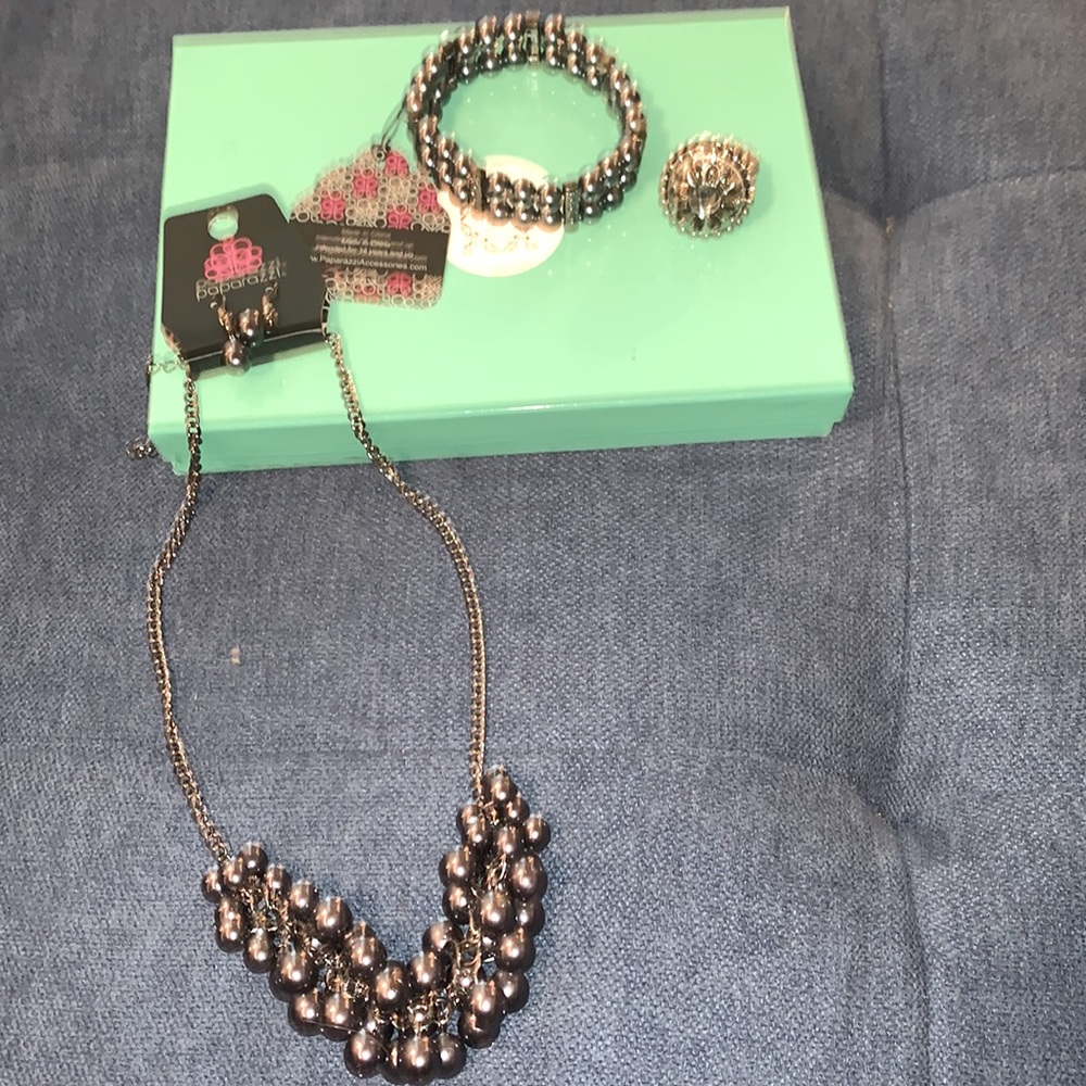 New Paparazzi 4 pc set in charcoal gray color pearls and stones